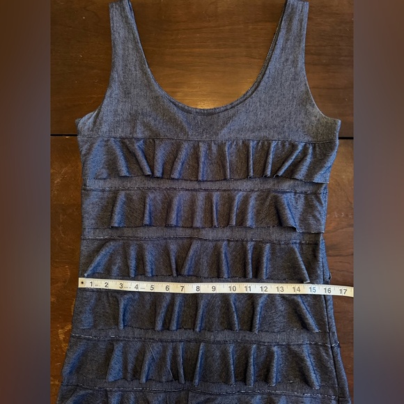 💥Priced to sell💥
ISLE Apparel sleeveless tank ruffle cha cha dress Size Medium - Picture 7 of 11